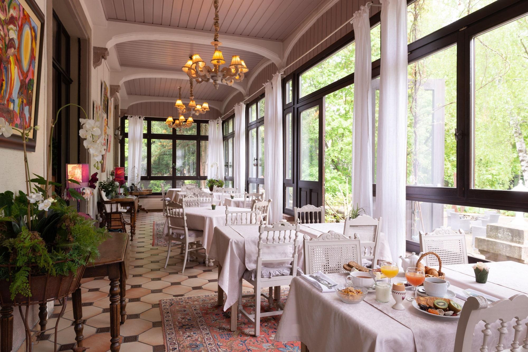 Domaine De Beaupre - Hotel The Originals Relais Гебвилер Екстериор снимка